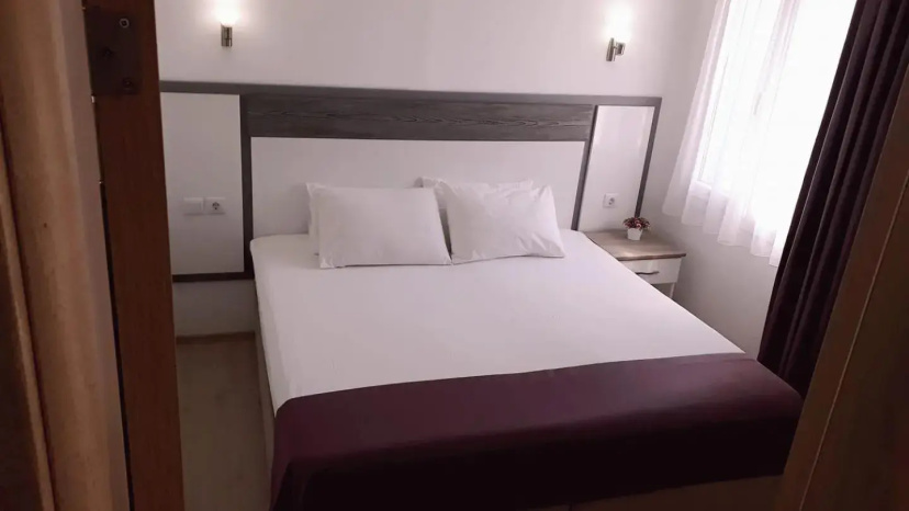 Parla Apart Otel — забронировать отель в Чешме