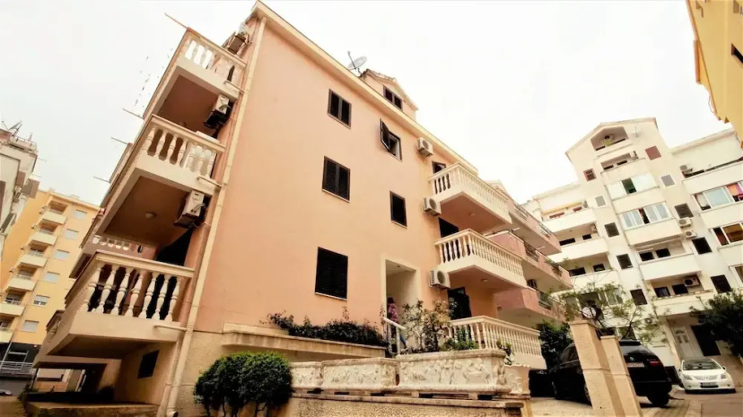 Apartments Glomazic — отель с удобным расположением в Будва