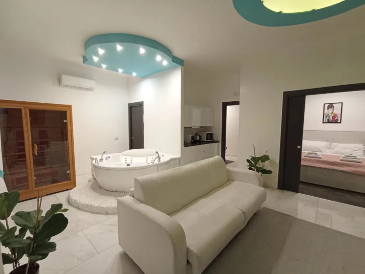 Babylon Luxury Suite & Apartments — забронировать отель в Неаполе