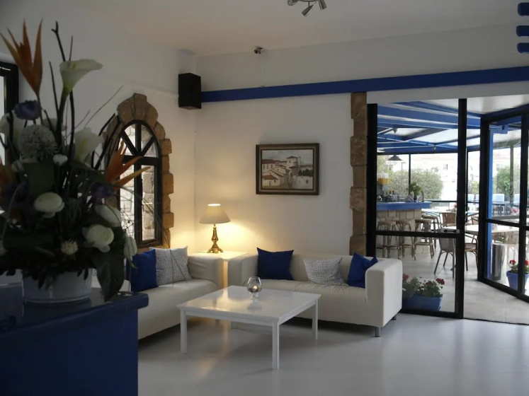 Цены на Hilltop Gardens Apartments Paphos в Пафос