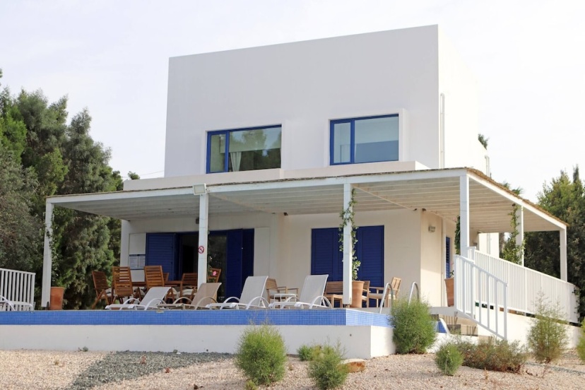 Modern 4-Bedroom Villa With A Private Pool — отзывы гостей и цены