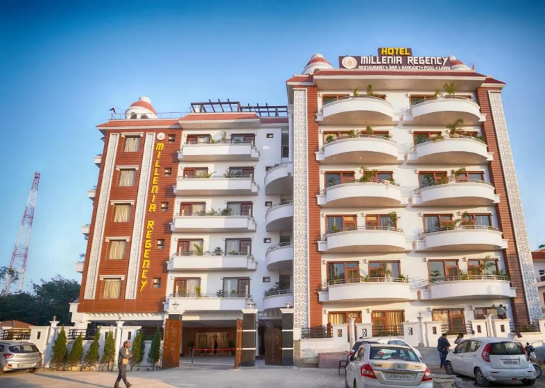 Millenia Regency - Hotel in Λάκναου - Photo 1