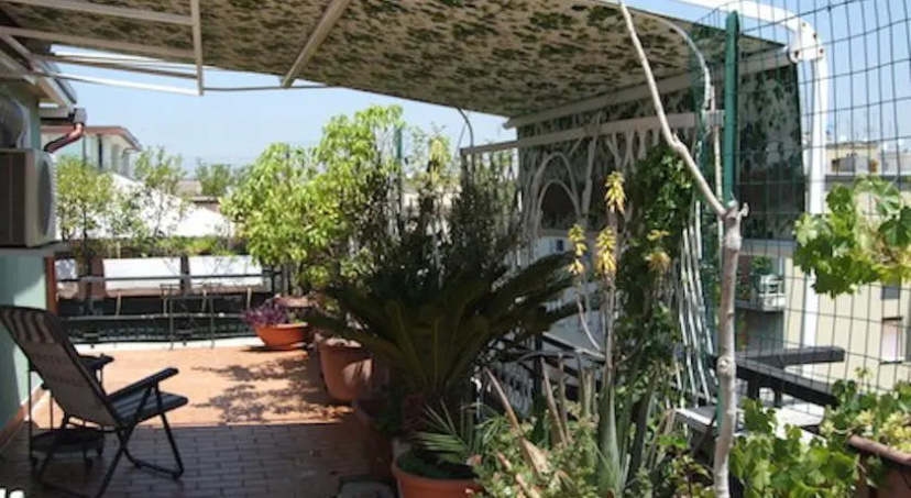 Rome apartment with terrace — отель с удобствами в Риме
