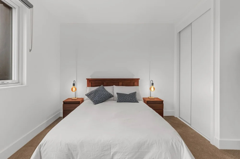 London - 1 Bed Apartment - Sleeps 2 - Long Stays — отель с удобствами в Лондоне