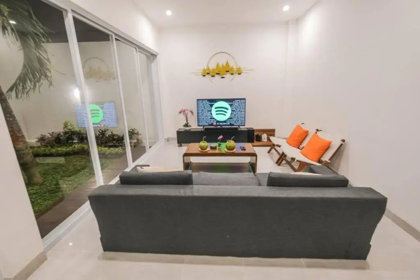 Цены на Villa Akmali Seminyak Drupadi 2 Bedrooms w/Pool 5mins to Beach в Кута