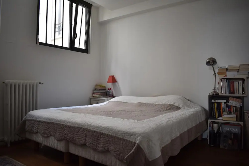 Spacious 2 Bedroom Loft Style Apartment — отель с удобствами в Париже