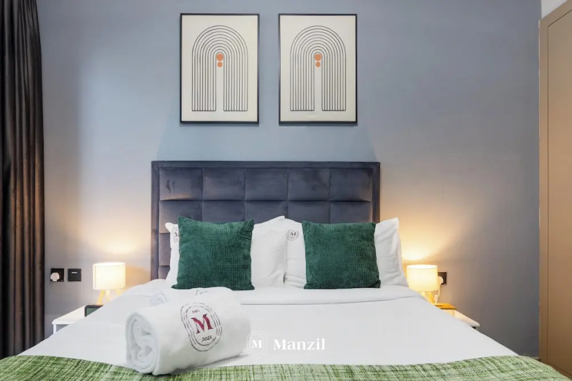 Manzil-Stylish 1BR with Maid room in JVC — отель с удобным расположением в Дубае