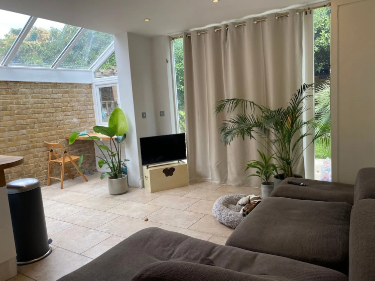 Modern, Spacious 1 Bedroom Garden Flat Sw18 — комфортный отель в Лондоне