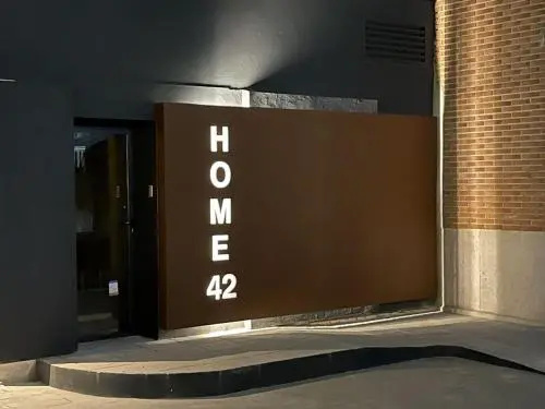 Home42 — комфортный отель в Мадриде