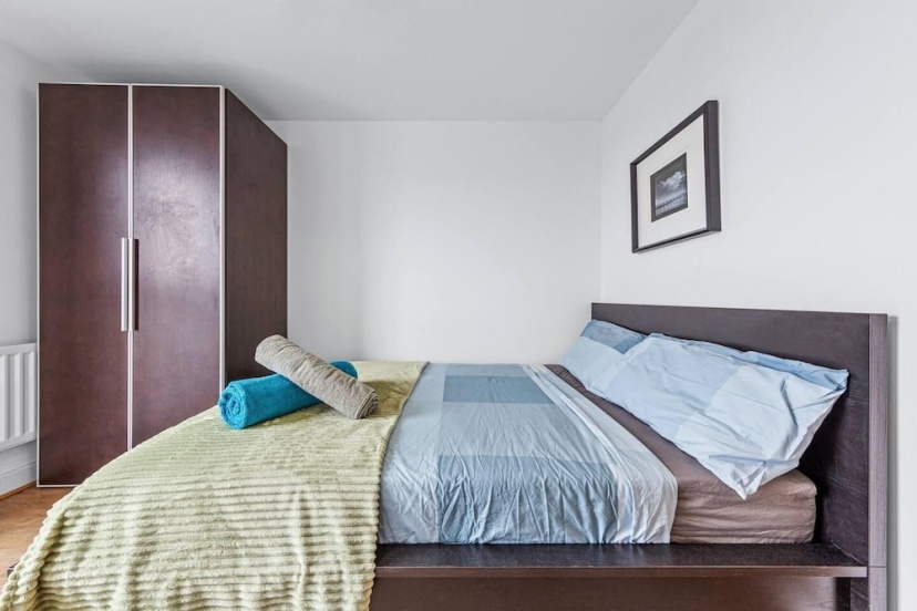 Lovely & Cosy 2 Beds London Skyline View — забронировать отель в Лондоне
