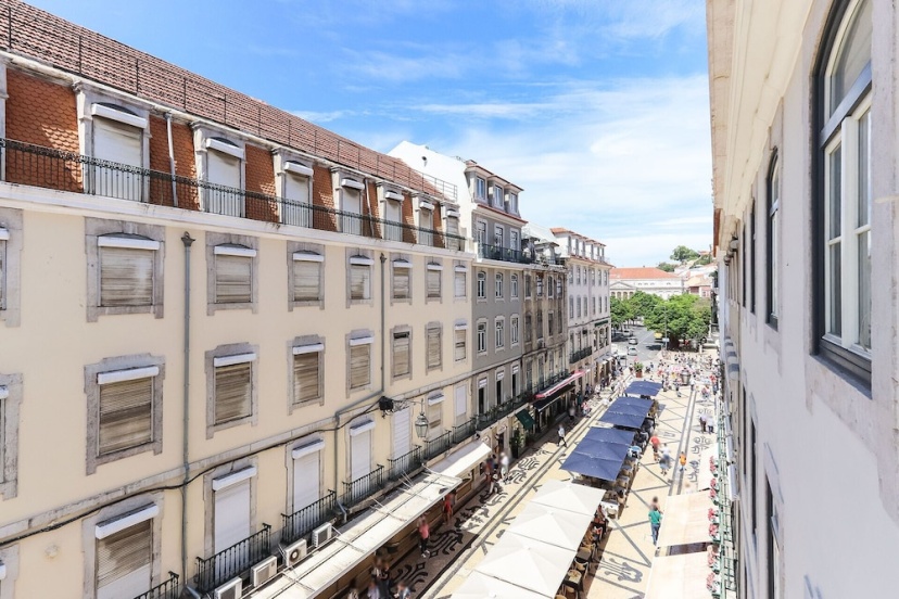 Downtown Santa Justa by Homing — забронировать отель в Лиссабоне