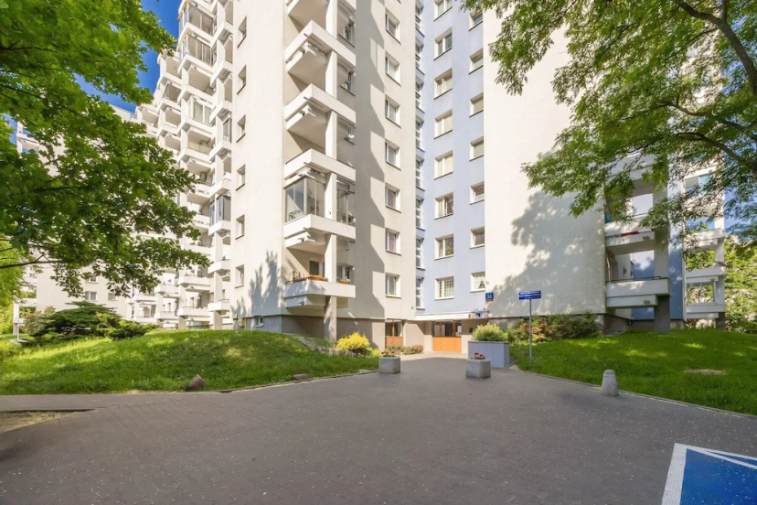Cosy Apartment for 4 by Renters — комфортный отель в Варшаве