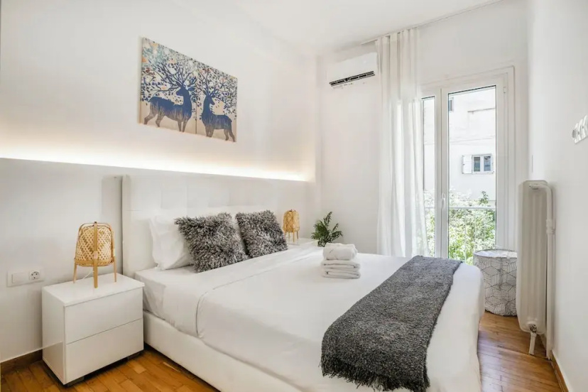 Mellow 2-Bedroom Apartment in Athens — отель с удобным расположением в Афины