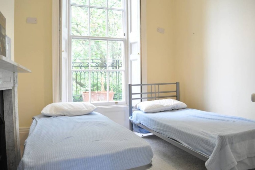 Elegant 2 Bedroom Apartment in Canonbury — забронировать отель в Лондоне
