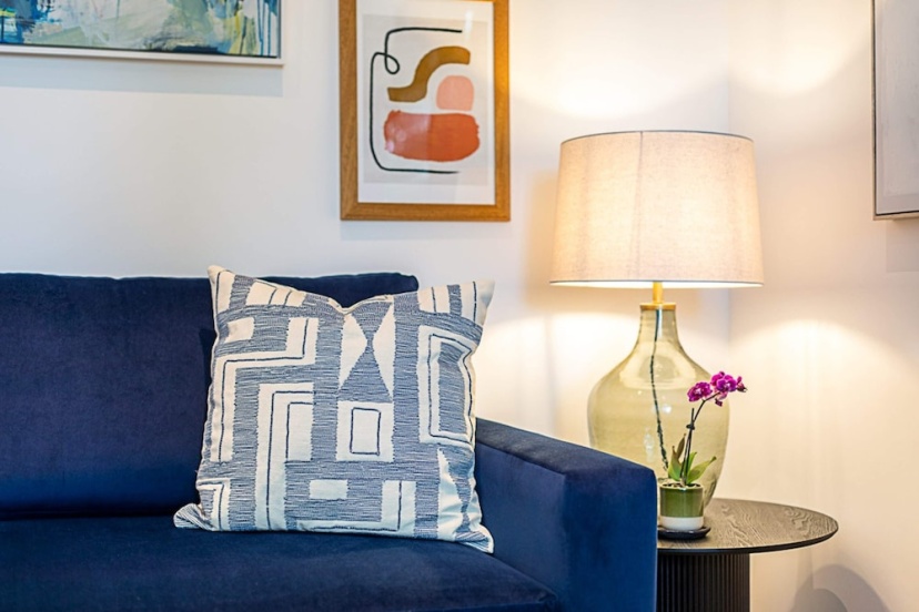 Stunning Earls Court Flat — отель с удобным расположением в Лондоне