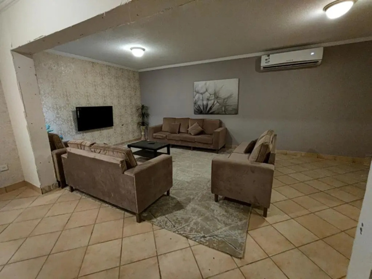 Spacious 3 bedroom apartment — отель в Рияде, Саудовская Аравия