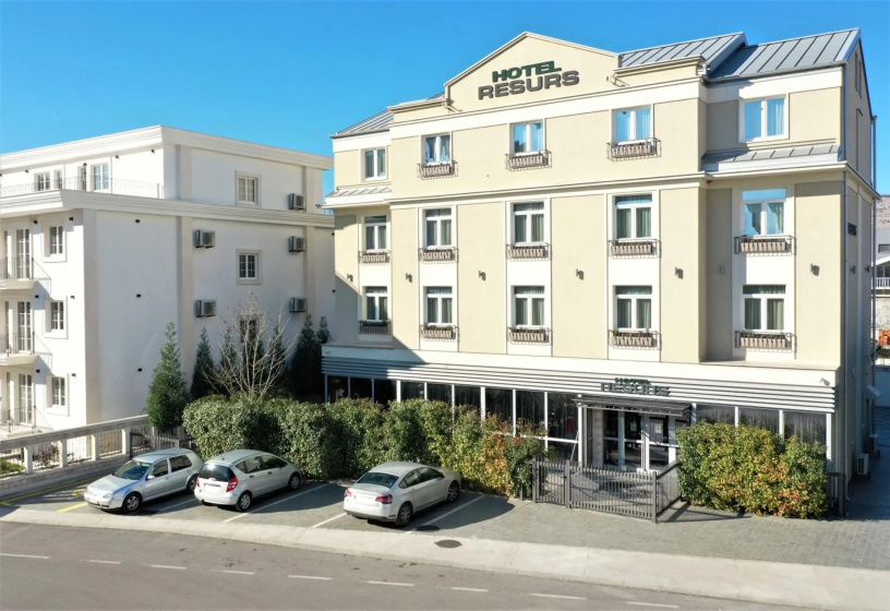 Hotel Resurs — отель рядом с интересными местами в Подгорице