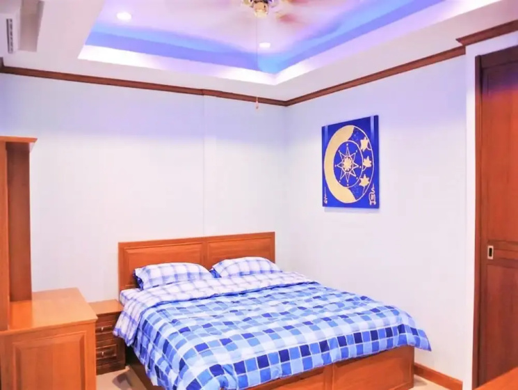 Top Floor Apartment Baan Suan Lalana — комфортный отель в Паттайе