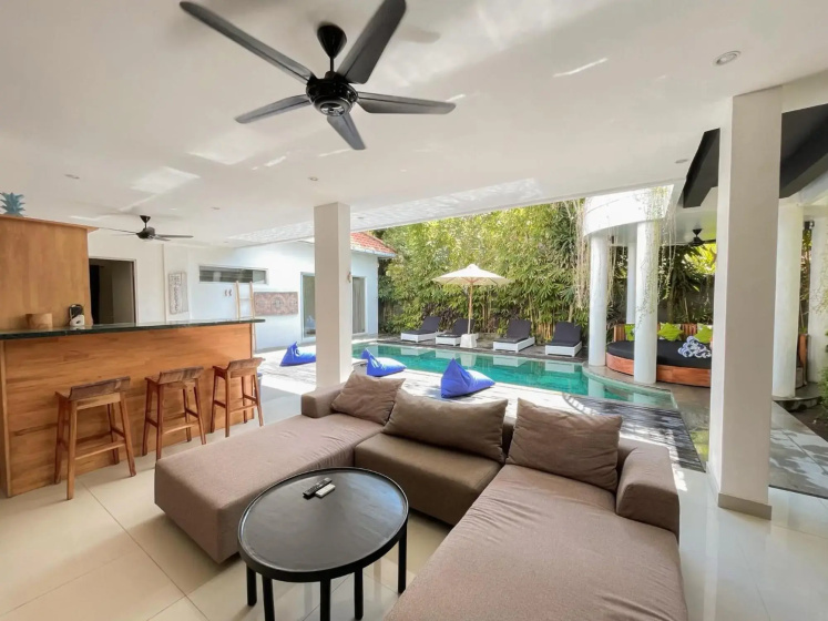Kembali-Luxury 3BR Villa 3-Seminyak — отель с удобным расположением в Кута