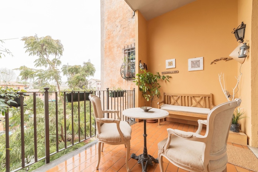 The Quietest Corner of Trastevere, AC & Elevator — отель в Риме, Италия