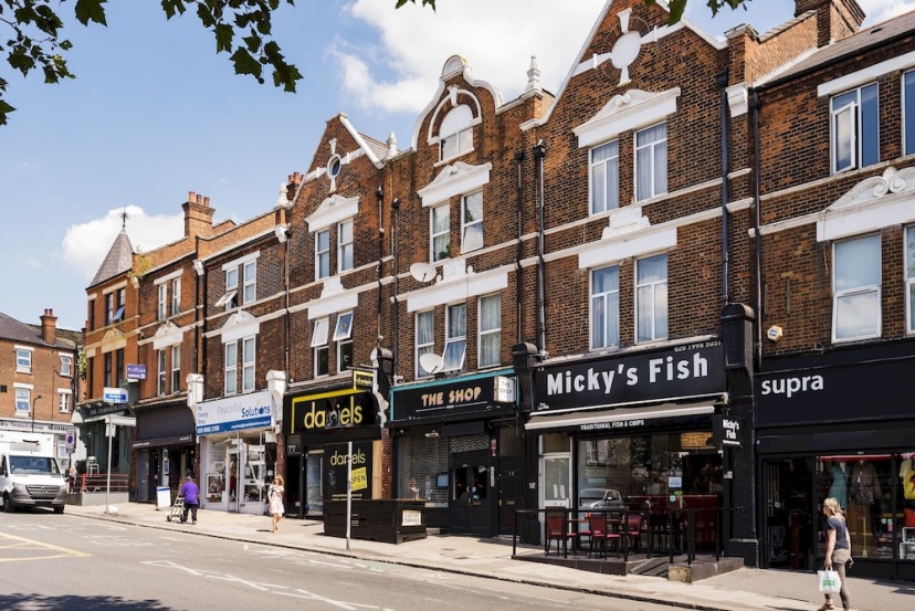Modern Kensal Green Apartment — забронировать отель в Лондоне
