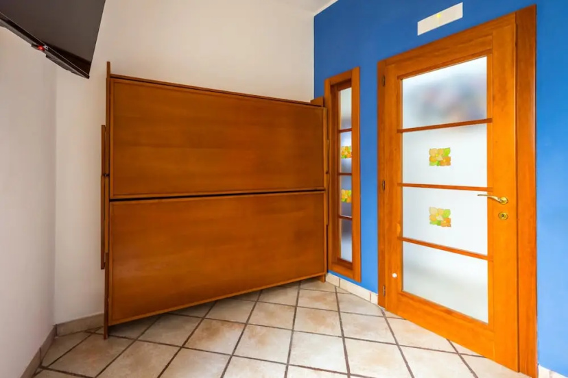 Casa Raffaela With Terrace - P IVA — забронировать отель в Неаполе