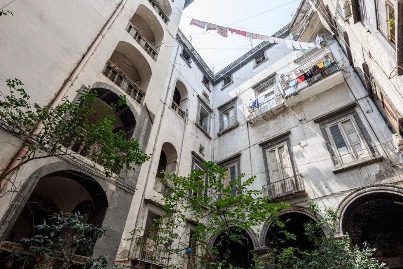 Цены на Via dei Tribunali 175 в Неаполе