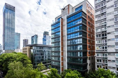 Grzybowska 2 - Bedroom Apartment — отель с удобным расположением в Варшаве