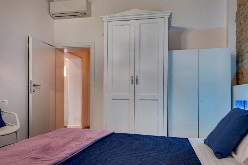 Charming Castello Apartments — забронировать отель в Венеции