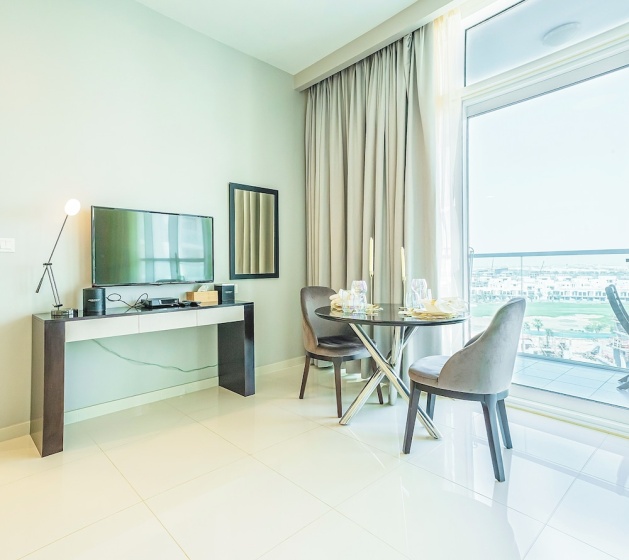 Nasma Holiday Homes - DAMAC Hills Artesia Tower C — отель с удобным расположением в Дубае