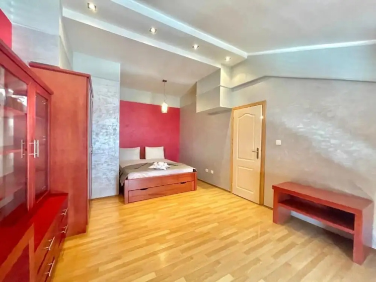 Family Two Bedroom Apartment Dubovica — отель с удобным расположением в Будва