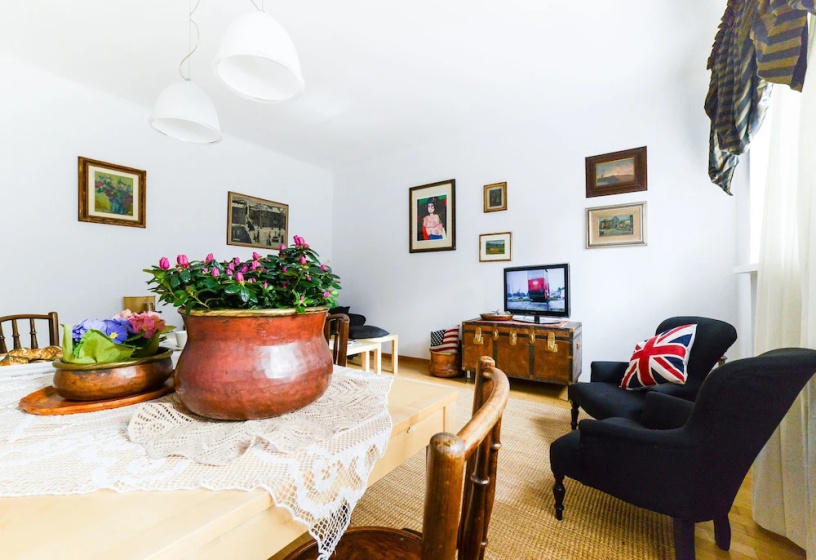 Sunny Apartment in the Old Town — забронировать отель в Варшаве