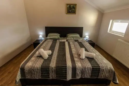 Guest House Gardens 44 — забронировать отель в Тбилиси