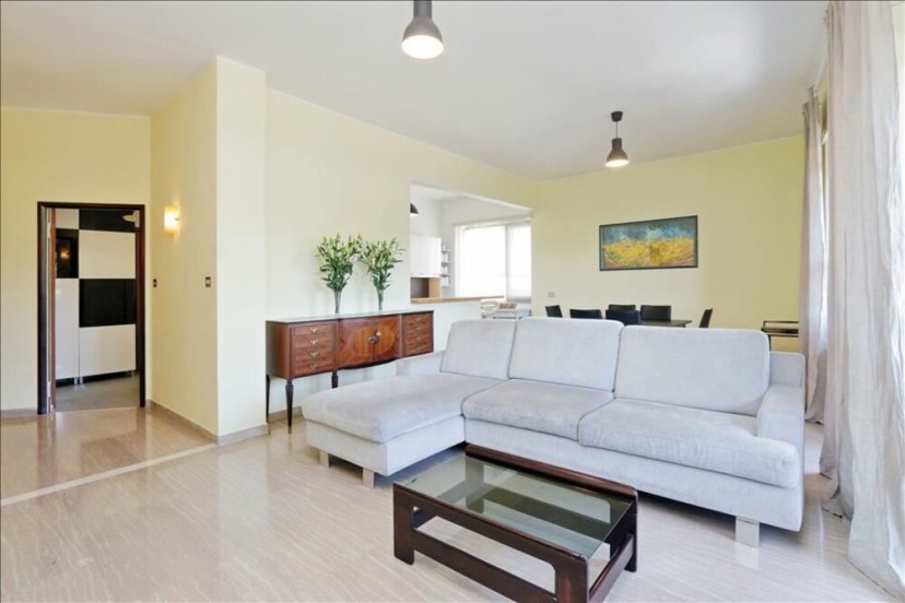 Large And Bright Halldis Apartment With In San Gi — отель в Риме, Италия