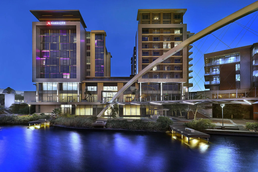 Cape Town Marriott Hotel Crystal Towers — отель с удобным расположением в Кейптауне