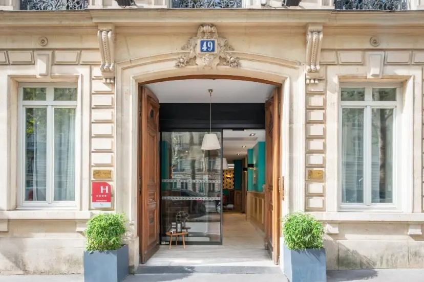Hotel Helzear Champs Elysees — всё о проживании в Париже