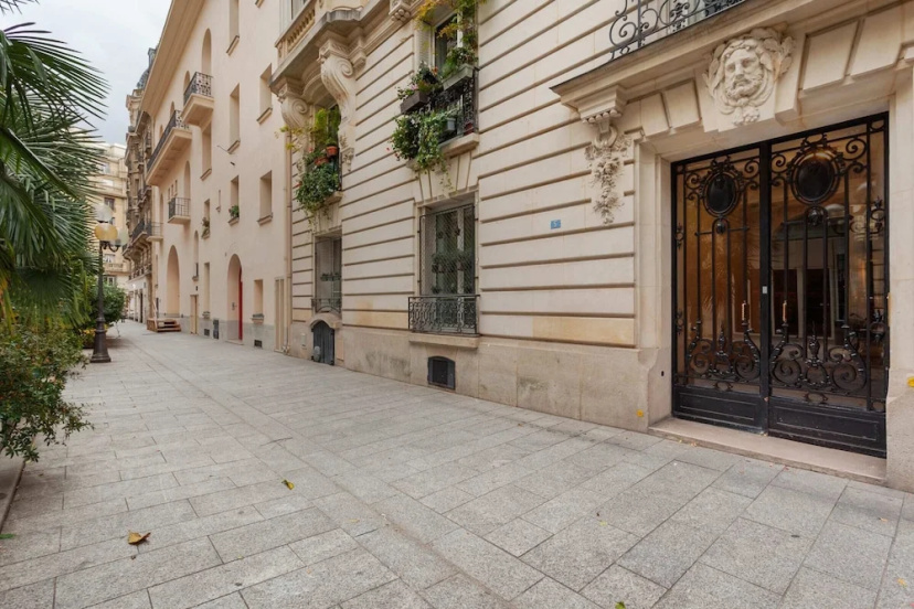 Beautiful Lavish Apartment for 6 in Paris VII by Guestready — отзывы гостей и цены