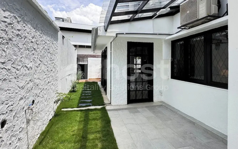 Цены на Damansara Heights Luxury Villa with Pool в Куала-Лумпуре