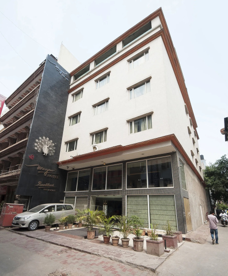 Mayur Hotel 3 — отель в Дели, Индия