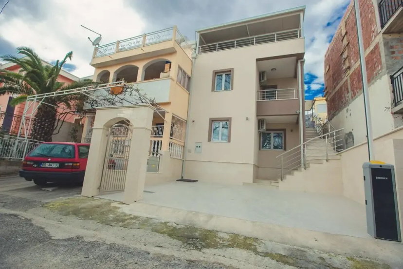 Nino Superior, One Bedroom Apartment No.1 — комфортный отель в Будва