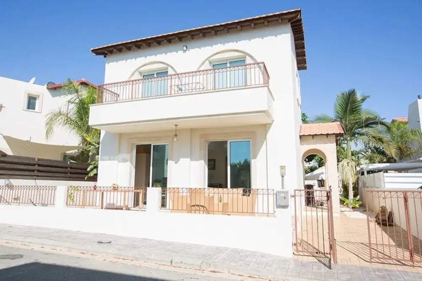 Luxury 2 Bedroom Villa With Private Pool, Paralimni Villa 1240 — отель с удобным расположением в Протарас