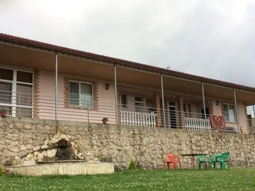 Guest House on Sokhumi Highway 133 1 — отель в Гагра, Абхазия