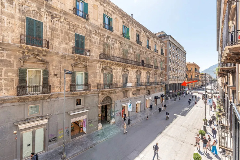 Ruggero City View Apartment by Wonderful Italy — отель с удобным расположением в Палермо