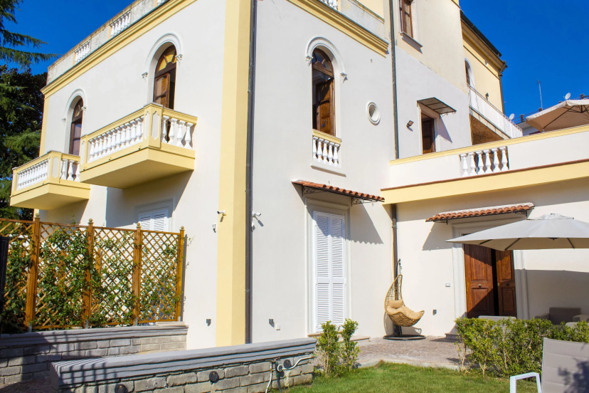 Relais Villa Montedonzelli — комфортный отель в Неаполе