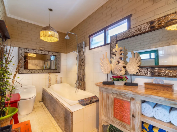 Enjoying Life Villa at Bintang — отель с удобным расположением в Кута