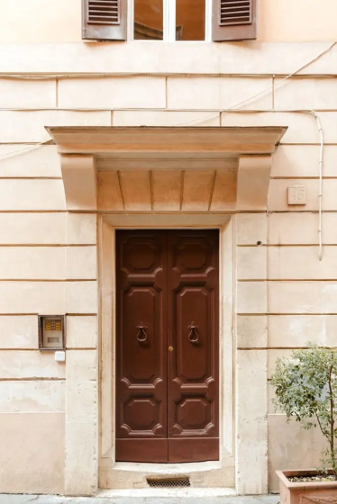 Цены на Sonder by Marriott Bonvoy Palazzo Taverna Apartments Piazza Navona в Риме