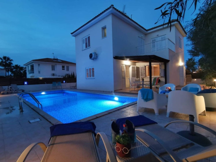 Sobella Villa - 3 Bedroom Villa With 10 x 4 Pool — комфортный отель в Протарас