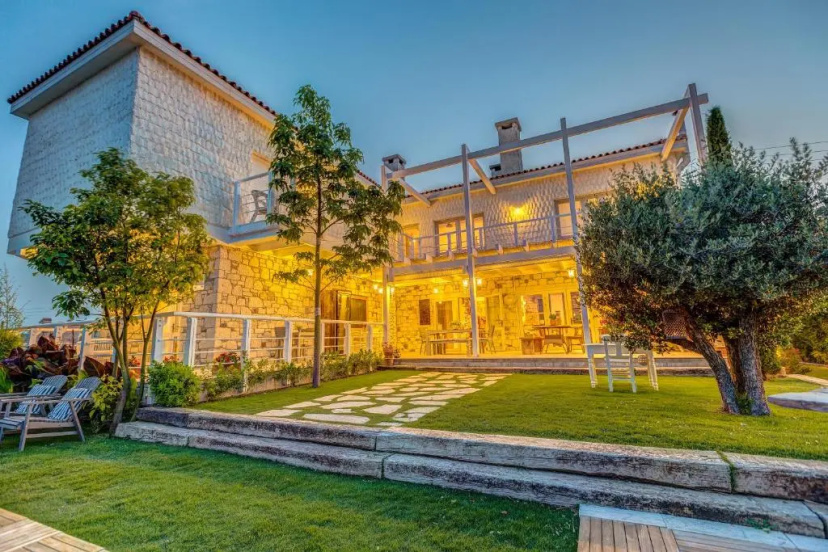 Сравните цены на Ev Bharat Butique Hotel Alacati в Чешме