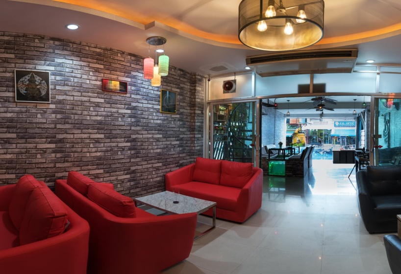 Again Thaicharm House at Patong Beach — отель с удобствами в Патонг