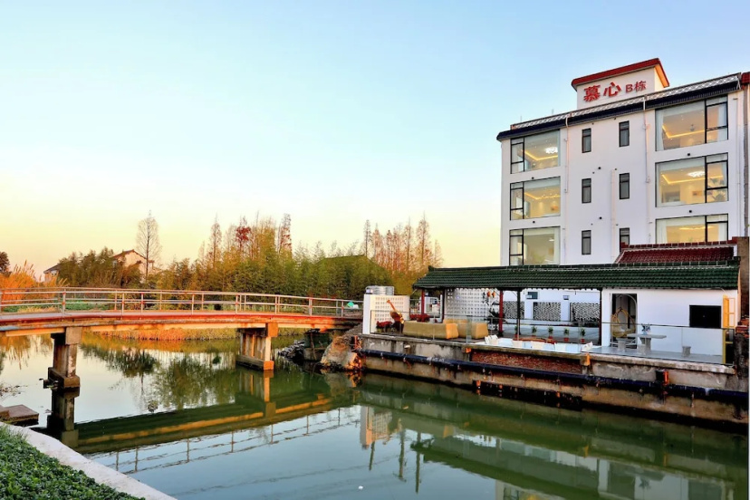 Shanghai Yinxubai Designer Homestay 3 — отель в Шанхае, Китай
